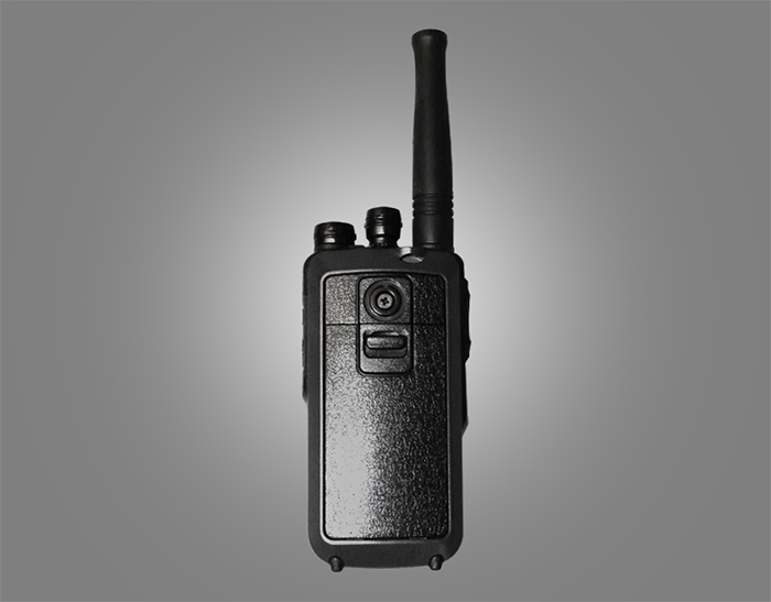 环球通409免执照对讲机背面